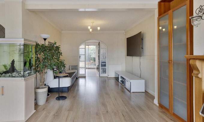 Hillingdon Apartment | Goshawk Gardens