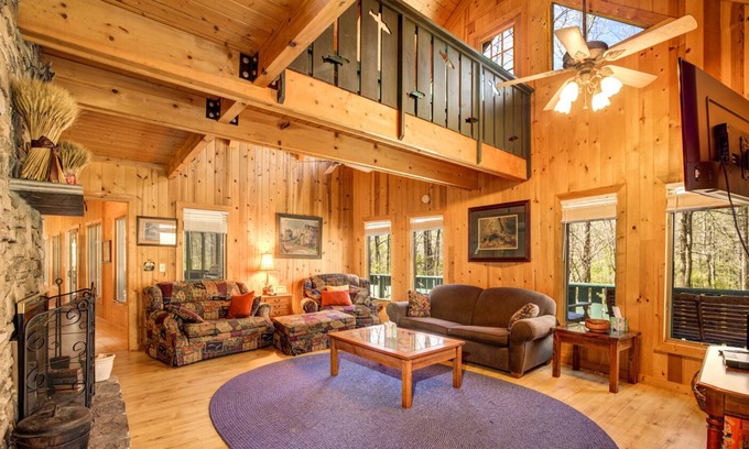 Clarkesville Cabin | Goshen Creek Lodge - Cabin for the Whole Family
