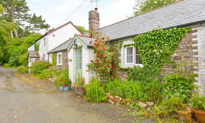 Black Torrington House | Goslings