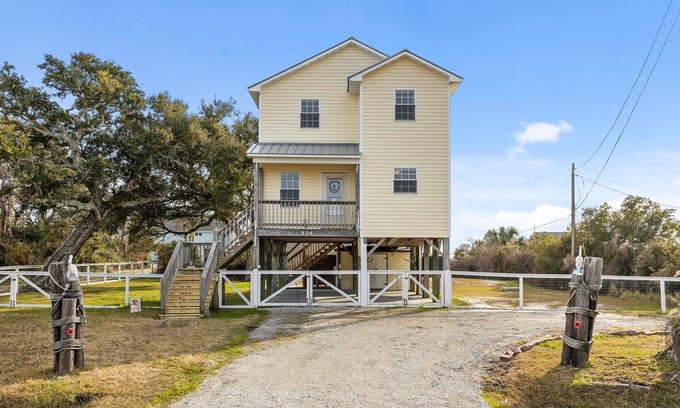 Harkers Island House | Gotta Getaway- 3-bedroom home in Harkers Island, NC