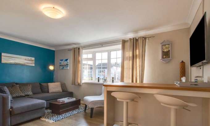 Scurlage Ski Chalet | Gowerhaven in the beautiful Swansea