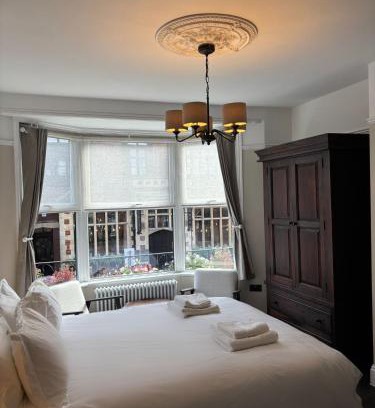Tring House | Grace's Guesthouse Room 5