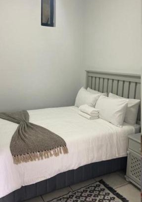 East London Bed & Breakfast | Grace Villas 28