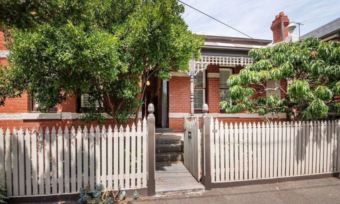 St Kilda House | Graceful Octavia - The perfect getaway