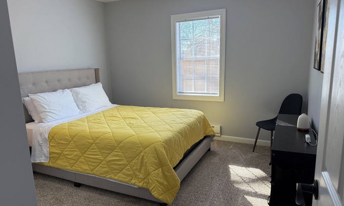 Greensboro House | Gracie's Hideaway in Greensboro