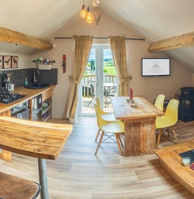 Abergele Other | Gracie's Lodge at Woody's Glamping