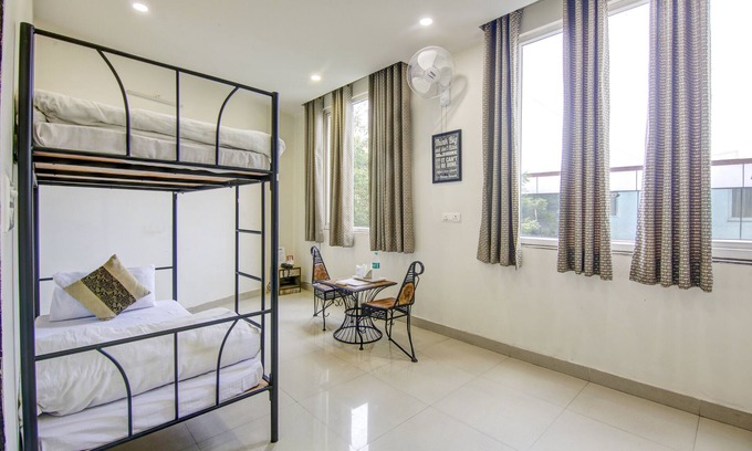Mahipalpur Extension Hotel | Gracious by Vishesh Hotels & Home Stay
