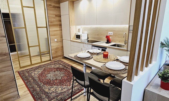 Badalona Apartment | Gran Apartamento Ideal Grupos muy Cerca Ciudad de Barcelona