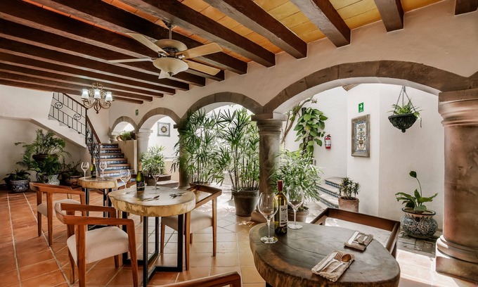 Downtown Cancun Villa | Granada 24 Beautiful Colonial House in the Heart of Cancun 7 bedrooms and pooln