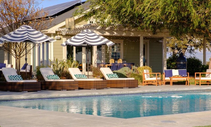 Paso Robles House | Granada by AvantStay - Secluded Estate w Vineyard Views Pool