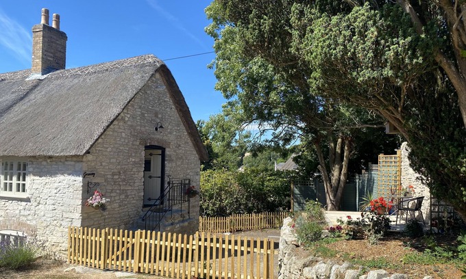 Holworth Cottage | Granary Cottage - A perfect cosy couple's retreat