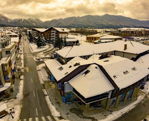 Shiligarnika Apartment | Granat next to Ski Lift by BookVillaBG