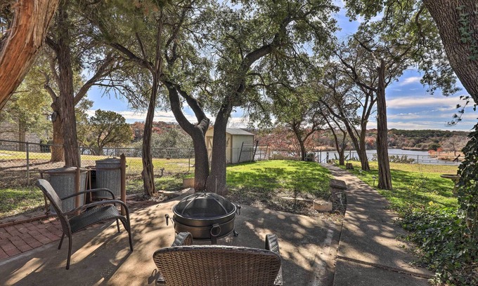 Granbury House | Granbury Getaway w/Lake Views: 2 Mi to Downtown!