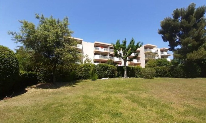 Montolivet Apartment | Grand Appartement de Standing Avec Parking