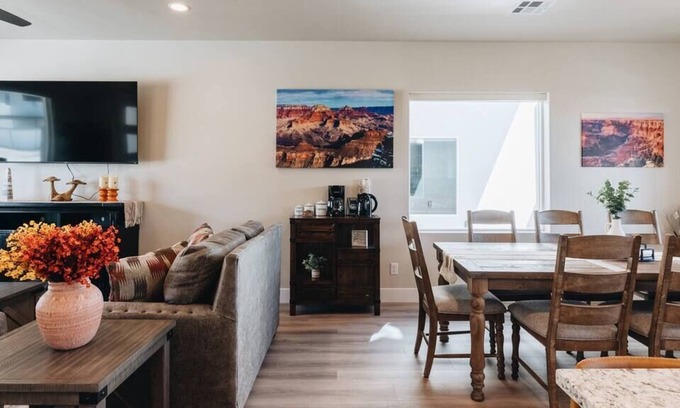 Hildale House | Grand Canyon-4bed,3bath,hot tub