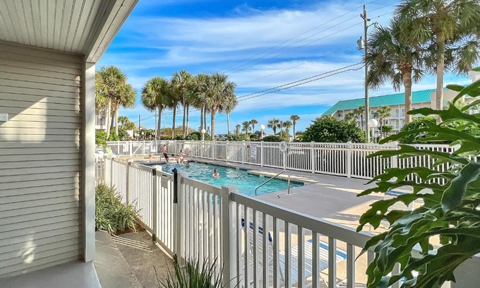 Crystal Beach Apartment | Grand Caribbean East 0109
