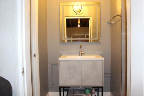 St. Petersburg Apartment | Grand Central Suite in St Pete Close to Downtown