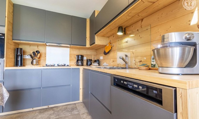 Albiez-Montrond House | GRAND CERF - ALBIEZ MONTROND