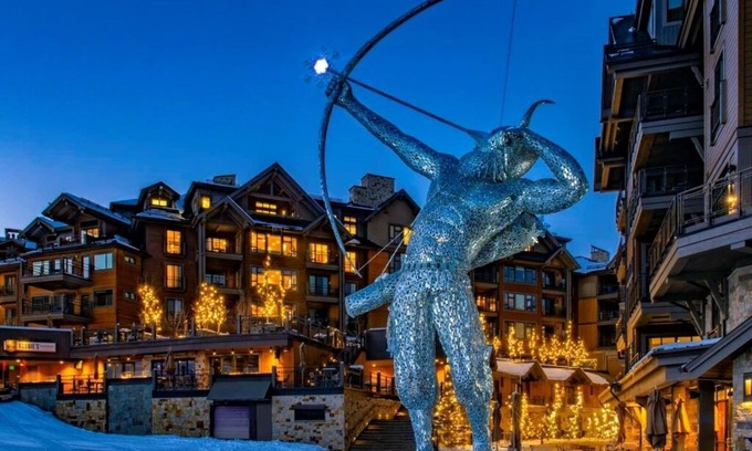 Breckenridge Resort | Grand Colorado at Peak 8: Ski-in, Ski-out in Breckenridge, CO