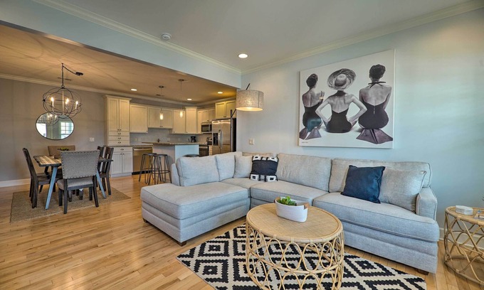 Grand Haven Condo | Grand Haven Condo: Walk to Lake + Pool Access!
