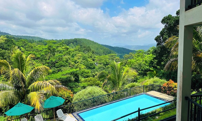 Peradeniya Hotel | Grand Hills Kandy