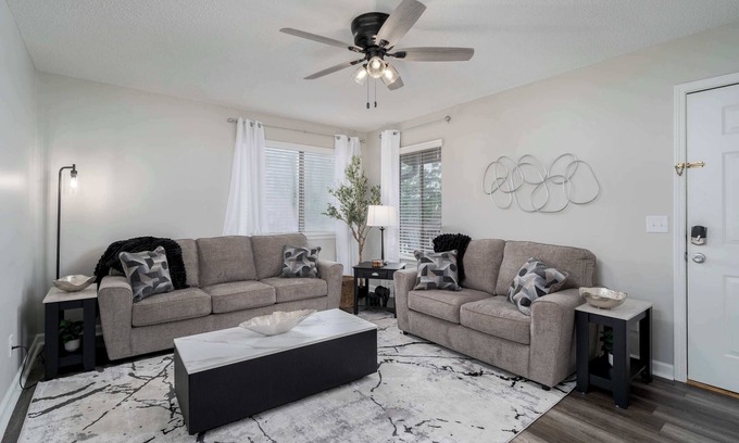 Northport Condo | Grand Lakes Condo – Renovated 2BR/1.5BA Condo | Near UA