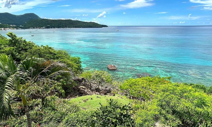 Les Anses-d'Arlets Villa | GRAND LARGE on turquoise waters, private access to the sea, infinity pool