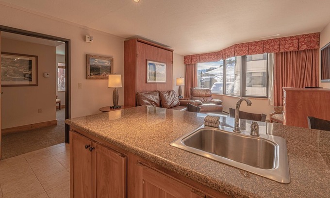 Crested Butte Condo | Grand Lodge 1-bedroom Condo With Mountain Views 1 Condo - No Cleaning Fee! by Redawning