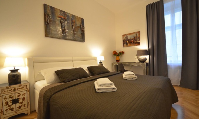 Prague 7 Apartment | Grand Luxury - Collection Hastalska - Old Town Square