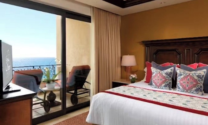Marina Condo | Grand Master Suite! Elegant 1248 square foot suite.