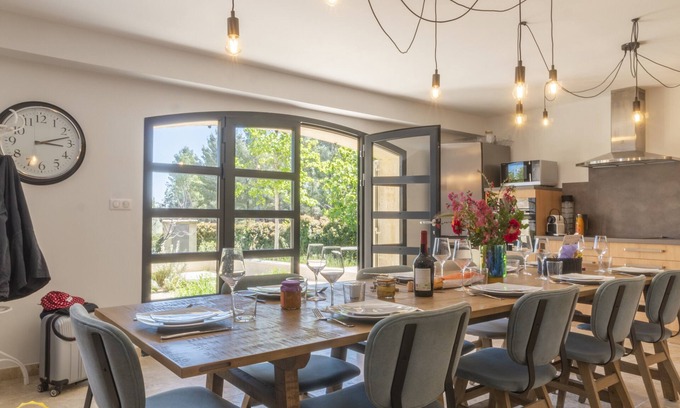 Paradou Other | Grand Mazet garden level, 3 parental suites shared swimming pool - Vallée des Baux