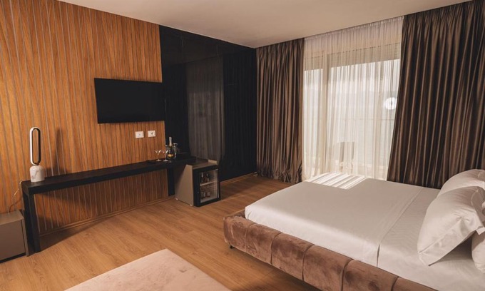 Vlore Hotel | Grand Mirage