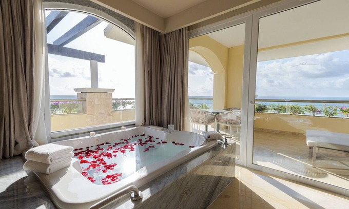 Puerto Morelos Resort | Grand Moon Palace Four Bedroom Villa