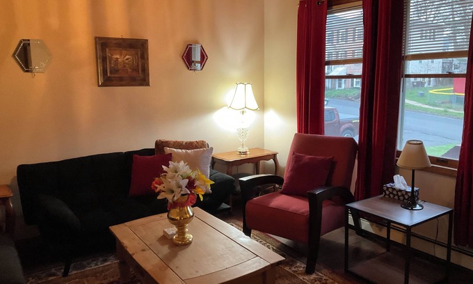 Saugerties Apartment | Grand Opening Special - Quiet 2-Bedrm in the Village