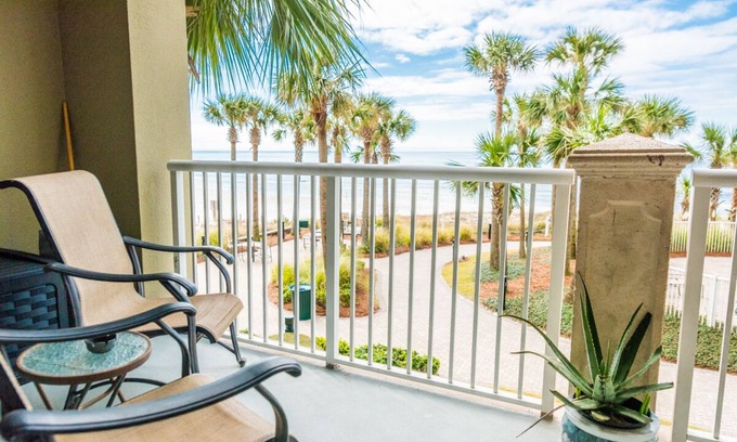Panama City Beach Hotel | GRAND PANAMA, BEACHFRONT, Sm Pet-friendly, 2 Pools, OPEN Sept 1-4th or 21st-24th