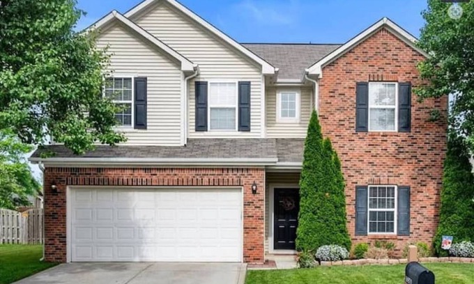 Westfield House | Grand Park minutes away sleeps 13