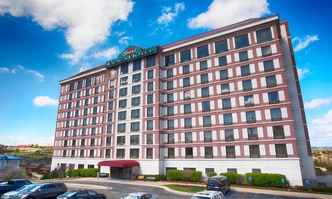 Branson Theater District Hotel | Grand Plaza Hotel Branson