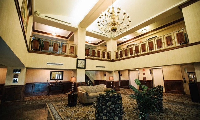 Branson Theater District Hotel | Grand Plaza Hotel Branson
