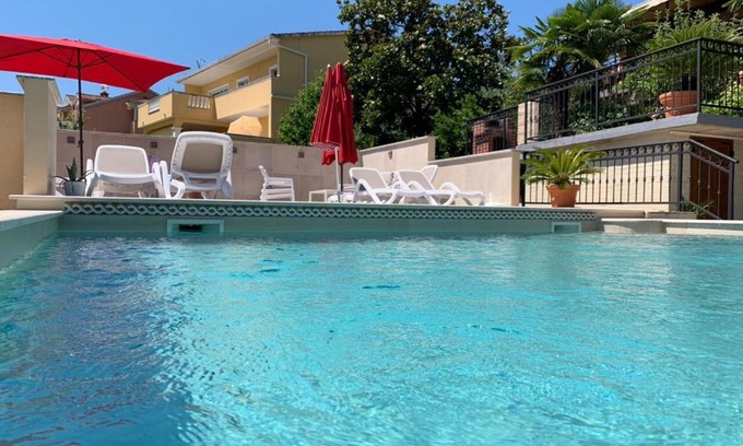 Opric Apartment | Grand Pool Apartment Ika-Opatija