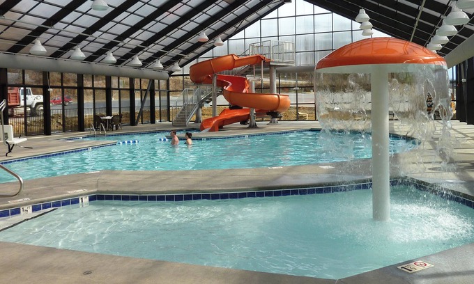 Pigeon Forge Hotel | Grand Smokies Resort Lodge