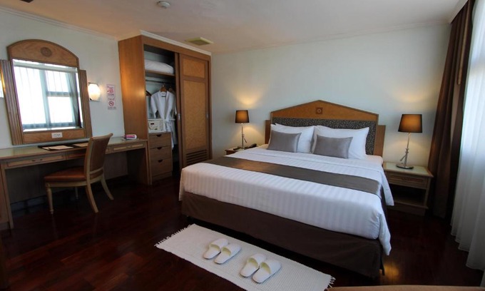 Phaya Thai Hotel | Grand Tower Inn Rama 6