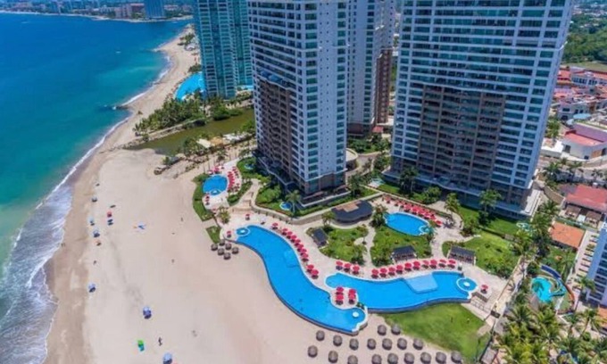 South Hotel Zone Resort | Grand Venetian