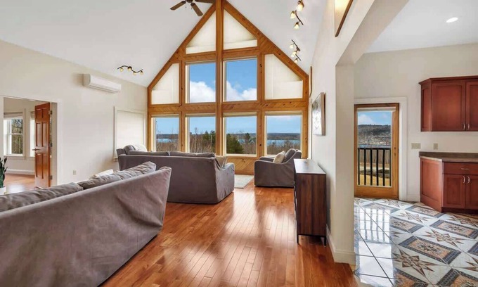 Dedham House | Grand viewLuxury: 4BD Game Room & Sauna!