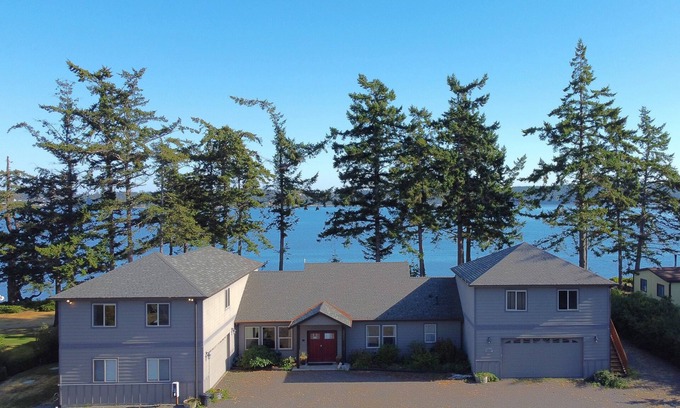 Oak Harbor House | Grand Waterfront Getaway Olympic Views & amenities