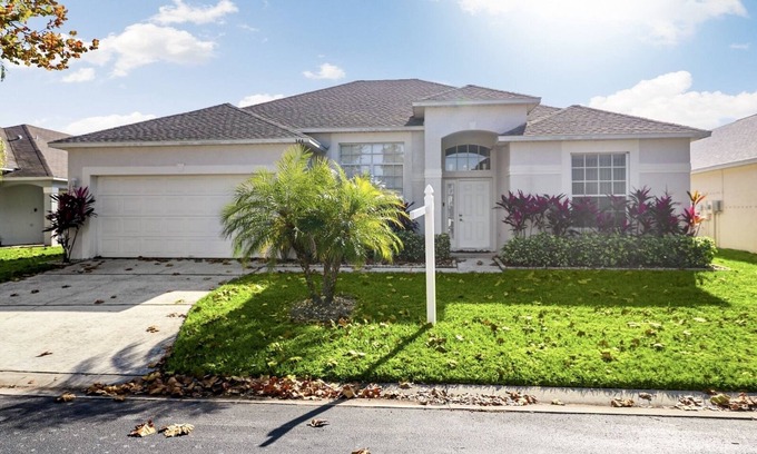 Westridge House | Grand Westridge 4BR Pool Home near Disney Parks