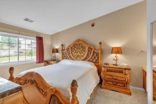 Nashville Apartment | Grand Wood Suites - 3rd Floor Front Side Corner Penthouse Suite 301