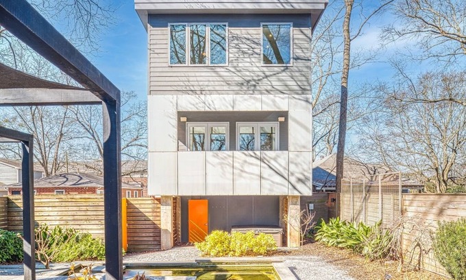 Edgewood House | Grand Zen Manor@Atlanta - Hot Tub Sleep 24 6BR 5BA KING Beds