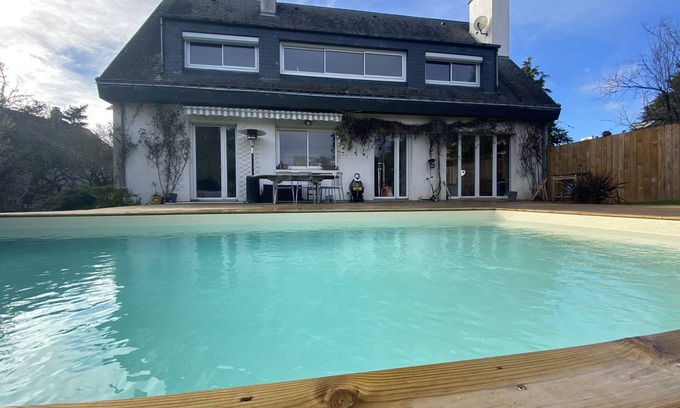 Redon House | Grande Maison Avec Piscine