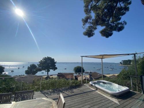 Lege-Cap-Ferret Villa | Grande villa avec jacuzzi à La Pointe aux Chevaux - FR-1-736-23