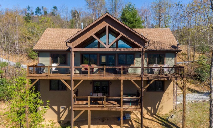 Lenoir House | Grandfather Vistas - Hot Tub, Ping Pong, Fly Fish, views of Grandfather Mountain